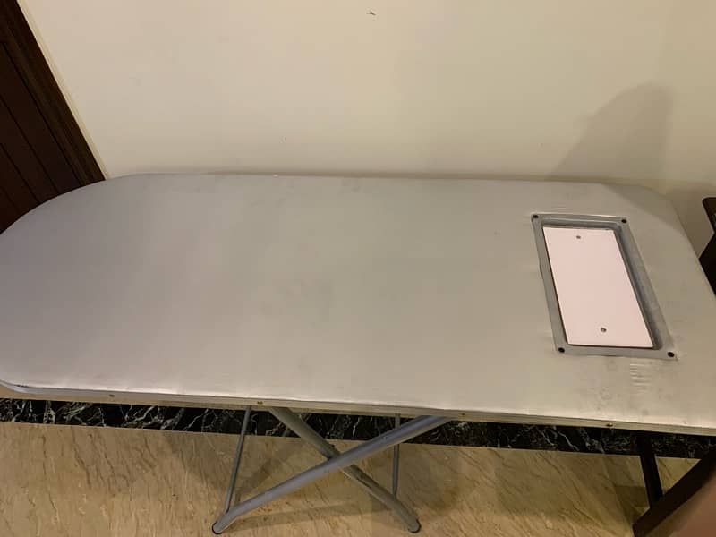 Iron Stand in Almost Brand New Condition 3