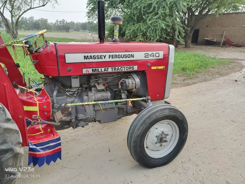 Tractor Millat Massey Ferguson 240 model 2012 2