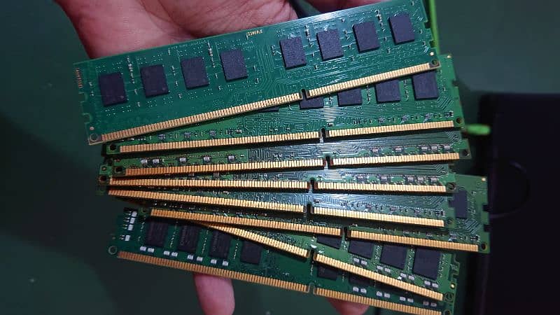 8gb ddr3 rams avaialble 3