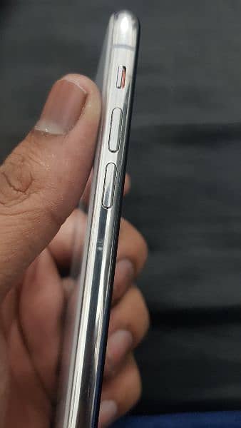 Iphone X 64 GB PTA Approved 3