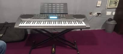 LK 80 Casio piano 76 keys