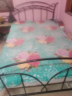 bed or sit table