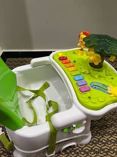 baby dining seat with musical play board