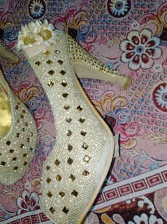 heel shoes