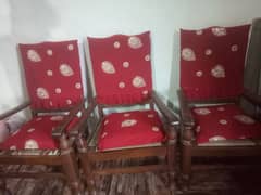 chair for sale mazboot lakkar ki bany hui ha wazny ha jis ko chhiye ct