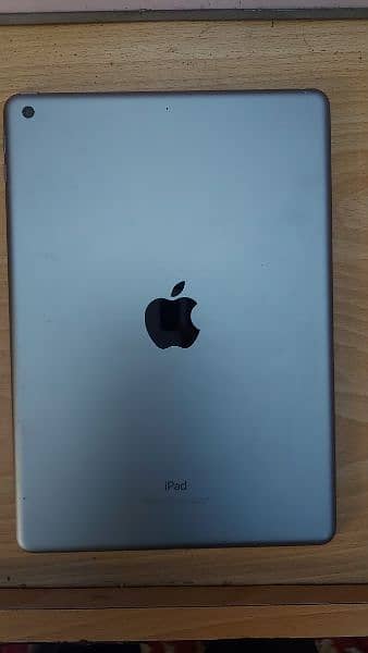 Apple iPad 6th generation 32 gb 3