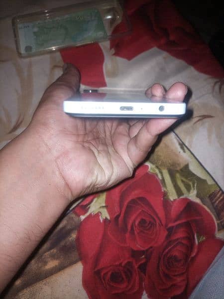 Tecno camon 19 neo used by wife one hand 2