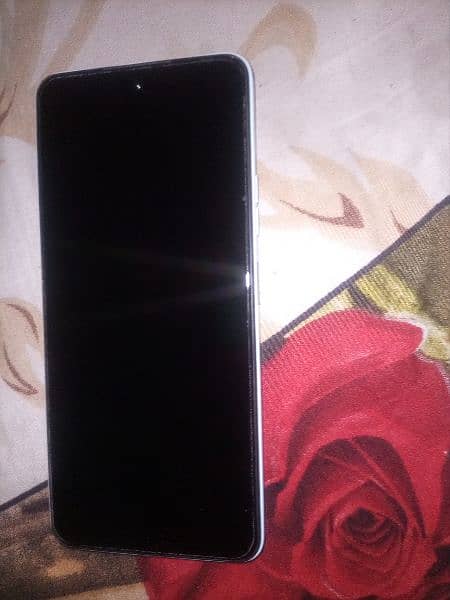 Tecno camon 19 neo used by wife one hand 6