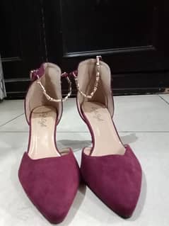 mehroon heel imported size 39