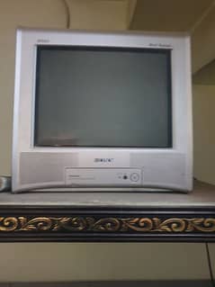 Sony color TV (Made Japan) with WEGA Gate