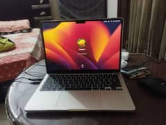 Macbook Air M2 2022 13 inch Starlight Color 0