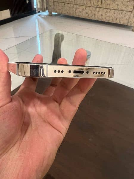 Iphone 12 pro / 128 gb / American model 3