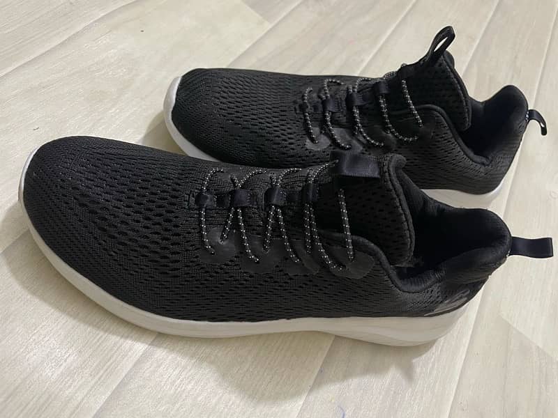 Skechers Black Ultraflex 6