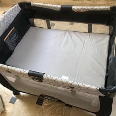 Graco pack and play