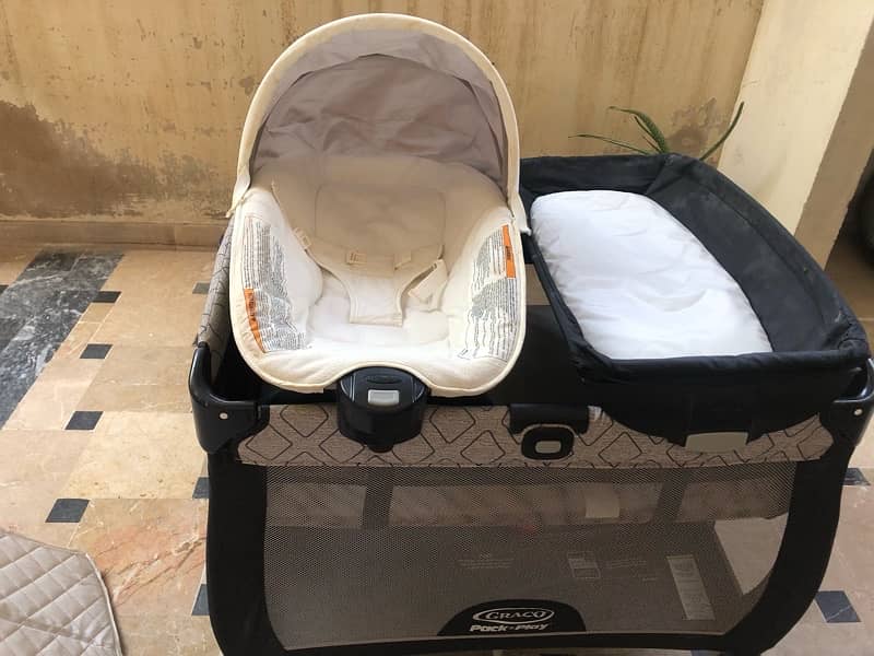 Graco pack and play 1