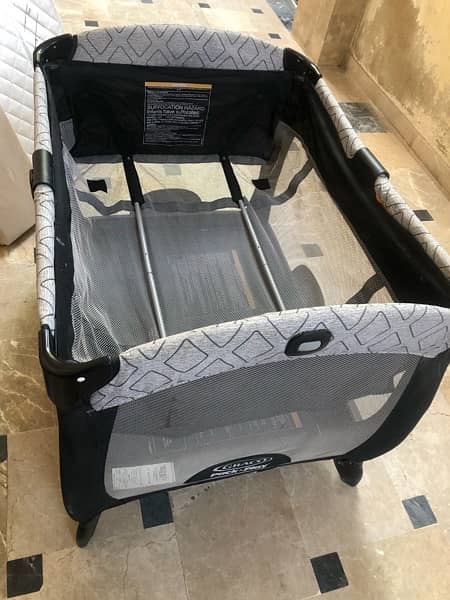 Graco pack and play 2