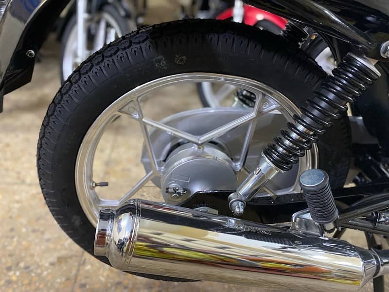 SUZUKI GS 150 SPECIAL EDITION ALLOY RIM DISCK BREAK WITH REGISTRATION 1