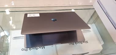 Apple Macbook Pro 16.6 inches 2019