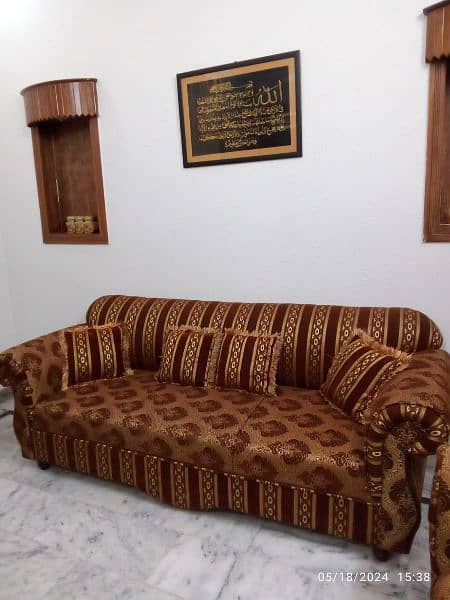 Sofa Set 5 Seater Excellent Condition for sale 2