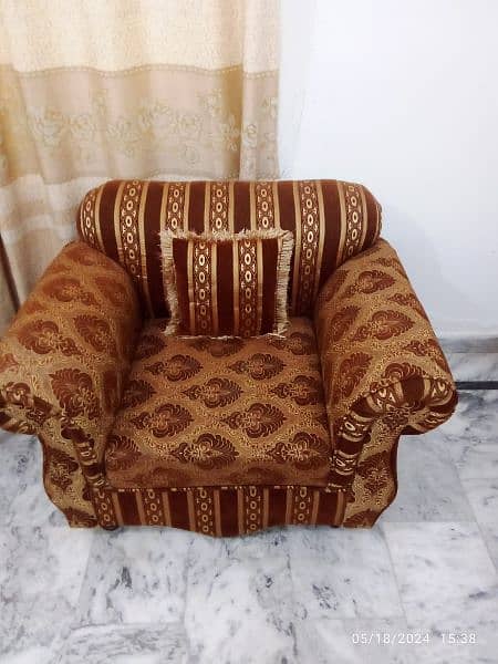 Sofa Set 5 Seater Excellent Condition for sale 3