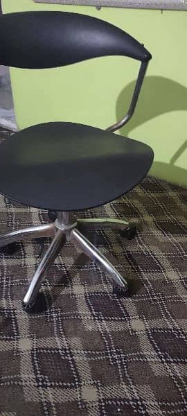 computer table and chair slightly used price negotiable 2