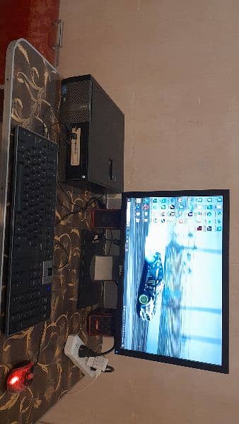 DELL DESKTOP core I  07 window 10 lcd 22 inch 5