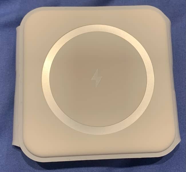 3 in 1 wireless charger iphone,apple watch and airpods 1