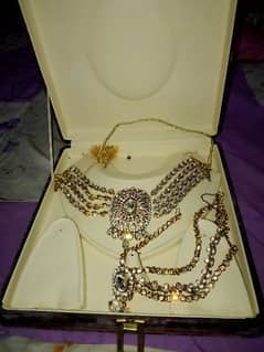 necklace with matha Patti 0