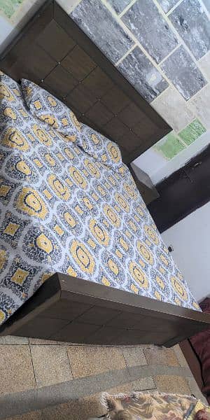 good condition king size bed dressing side tables 2