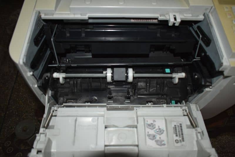 HP laserjet 3015 DN 2