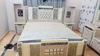 king size bed with out matress n dressing table good condition