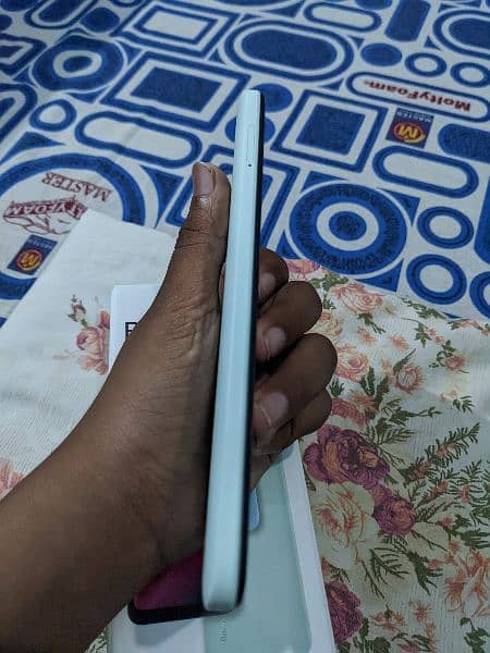 Redmi A2 plus 8