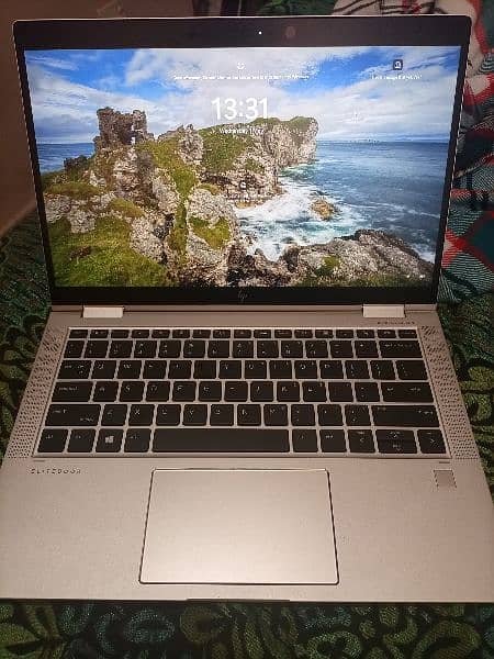 HP Elitebook 1030 x360 touch i7 8th gen 16gb ram 512 gb m2 ssd face id 8