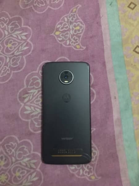 Moto z4 1