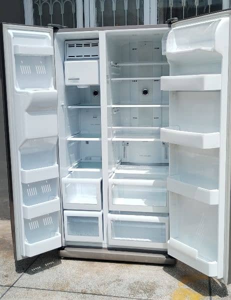 Samsung american style double door imported refrigerator (icemaker) 1