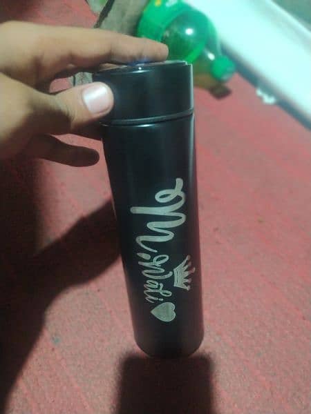 Temperature Bottle with customised name laser printing 1