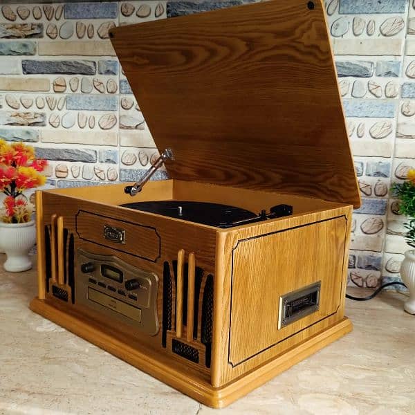 Best Showpiece In Working Condition Gramophone turntable Radiogram 1