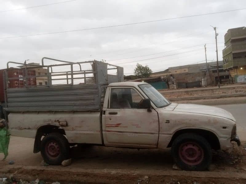 Toyota Hilux 1982 7