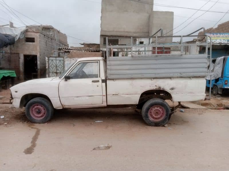 Toyota Hilux 1982 8