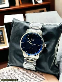 Mens casual Analogue watch