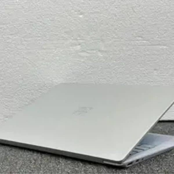 Microsoft surface Laptop 2 touch core i5 8th Generation 8/256gbssd 1