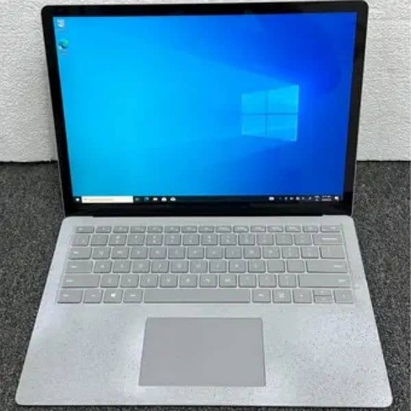 Microsoft surface Laptop 2 touch core i5 8th Generation 8/256gbssd 3