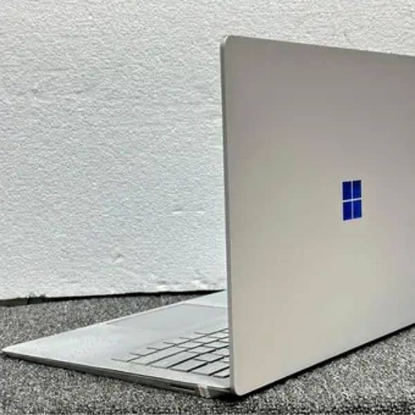 Microsoft surface Laptop 2 touch core i5 8th Generation 8/256gbssd 4