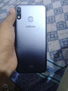 Infinix hot 8 lite condition 10by 10 pta proved 3/32 mobile and box