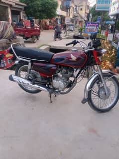 Honda 125cc red colour