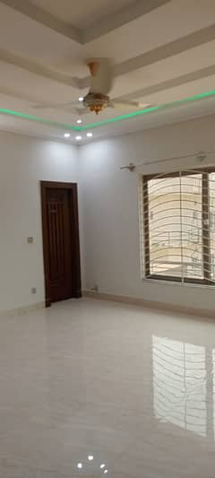 10 Marla Upper Portion Available For Rent, 3 Bed Room With attached Bath, Drawing Dinning, Kitchen, T. V Lounge, Servant Quarter