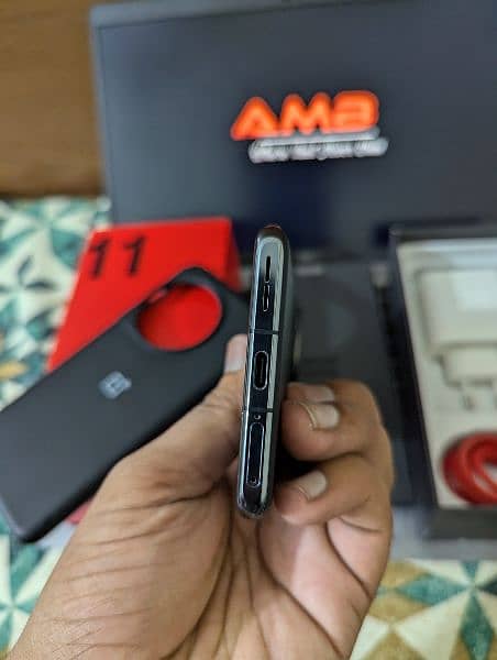 One Plus 11 16gb/256gb Full. Box Non PTA Sim Working 3