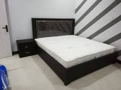 king bed available 03007718509