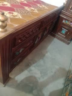 1 add double bad with 2 sad table pawer lakri ma ha urgent for sale