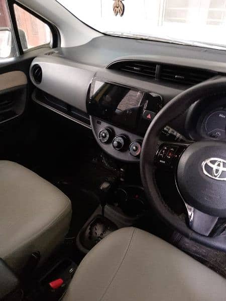 Toyota Vitz 2014/2016 3